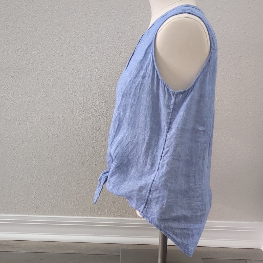 Christian Siriano Sky Blue Sleeveless Button-Down Top - Picture 4 of 5